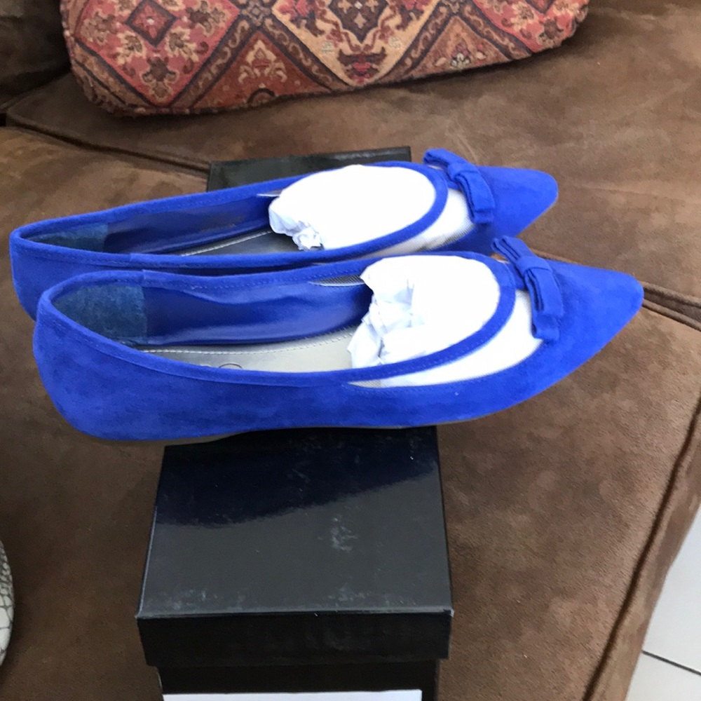 BCBG GenerationFlats NWT - Picture 4 of 7